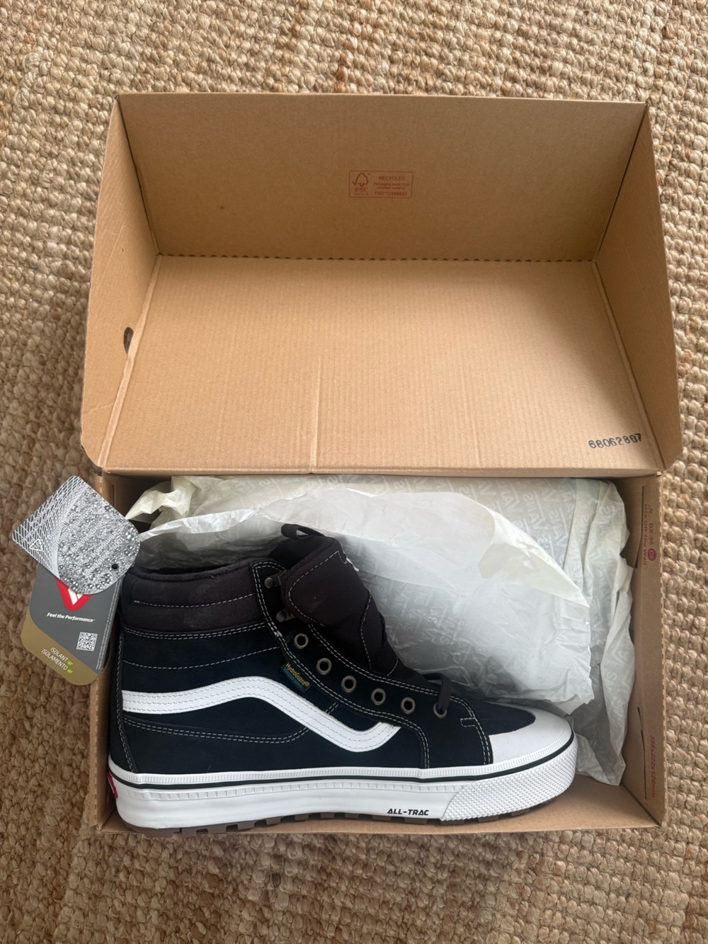 NWT Vans MTE Sk8-Hi Waterproof Primaloft All-Trac Black White Men’s 12
